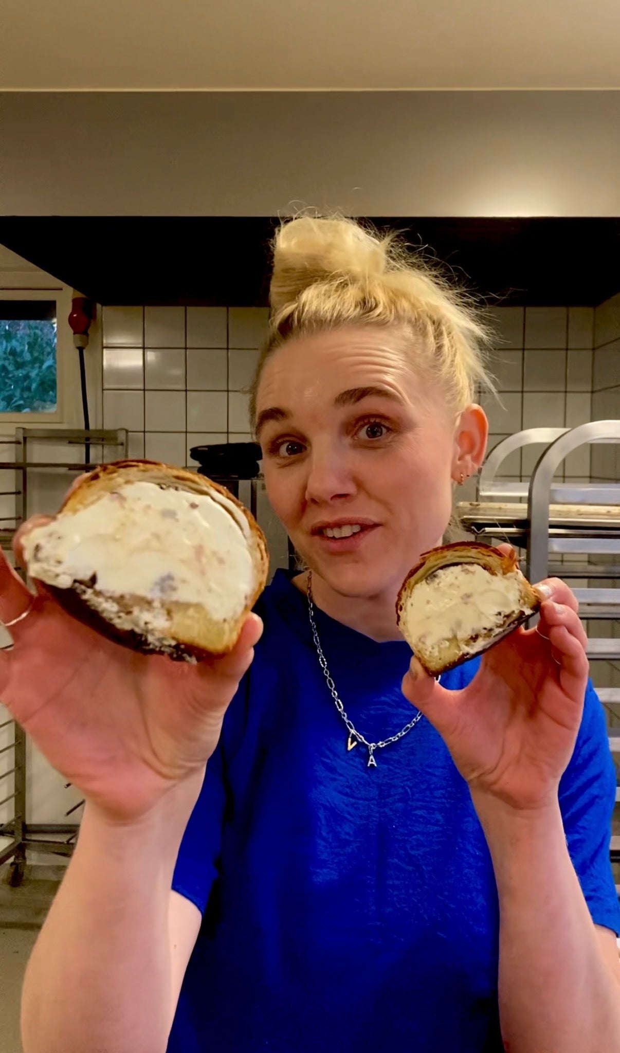 Fastelavnsbolle-FlødeFredag med wienerdej, svesker, rom og kaffe 🍰 ...